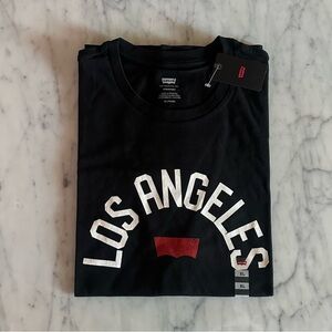 Levi’s Los Angeles Graphic Tee – Men’s Size XL (NWT)